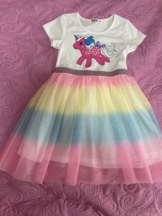 Сукня на дівчинку 4-5 років