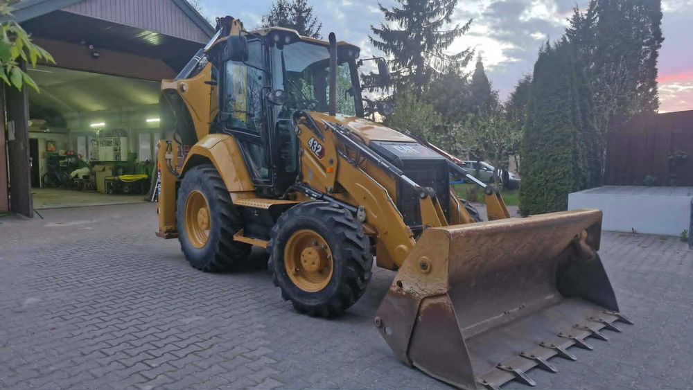 CAT 432 koparko-ładowarka 2021r 2900 h