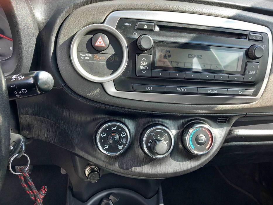 Toyota  Yaris  3