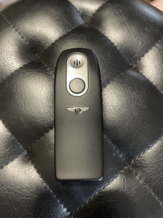 Оригінальна Bluetooth- гарнітура ВЕNTLEY. Телефонна трубка Bentley.