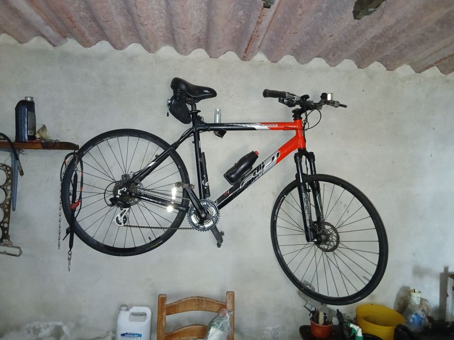 Bicicleta Fuji Sunfire com suspensão Axel