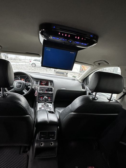 Автомабіль в хорошому стані свіжо пригнаний