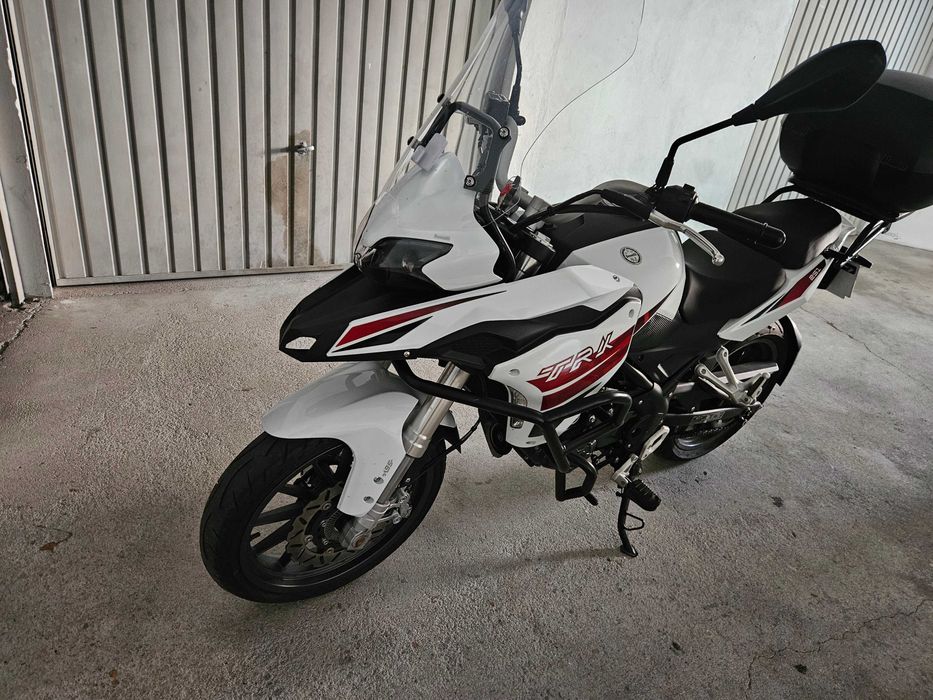Vendo benelli  trk com extras