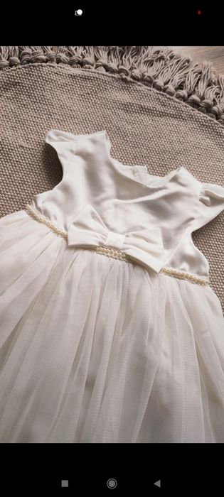 Piękna sukieneczka do chrztu