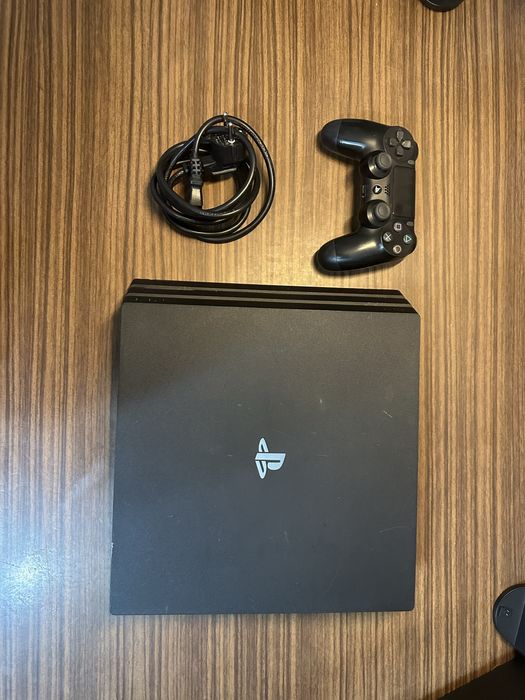 PS4 Pro 1 TB + 1 джойстик + 3 діска