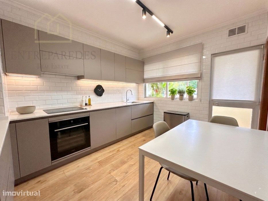 Apartamento T3 com garagem para compra | Centro de São João da Made... — S. João Da Madeira, Aveiro