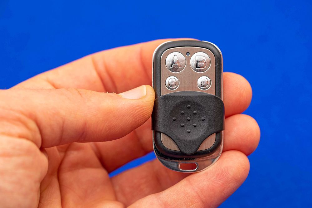 Comando remoto universal de garagem a 433Mhz