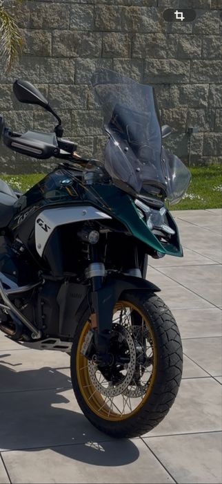 Bmw 1300 com tudo em termos de extras com revisao feita na mototrofa no mes passado e ja tem a revisao para o ano paga