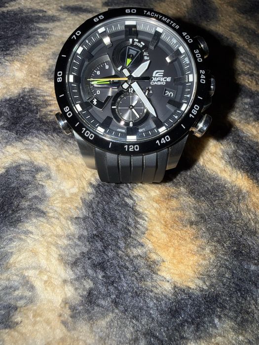 Casio Edifice EQB-800BR-1AER Bluetooth