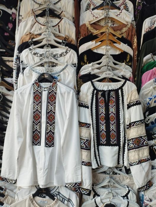 Парні вишиванки.