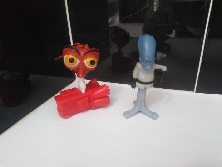 Brinquedos (Macdonalds) Super Mario- SpongeBob-Monsters vs Aliens-Etc.