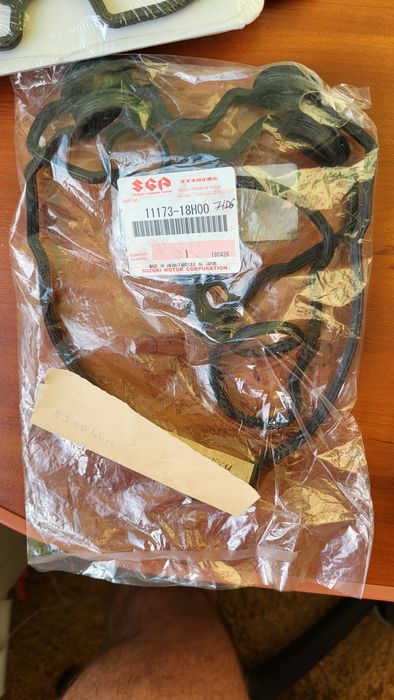 Прокладки клапанної кришки(в описі різні)