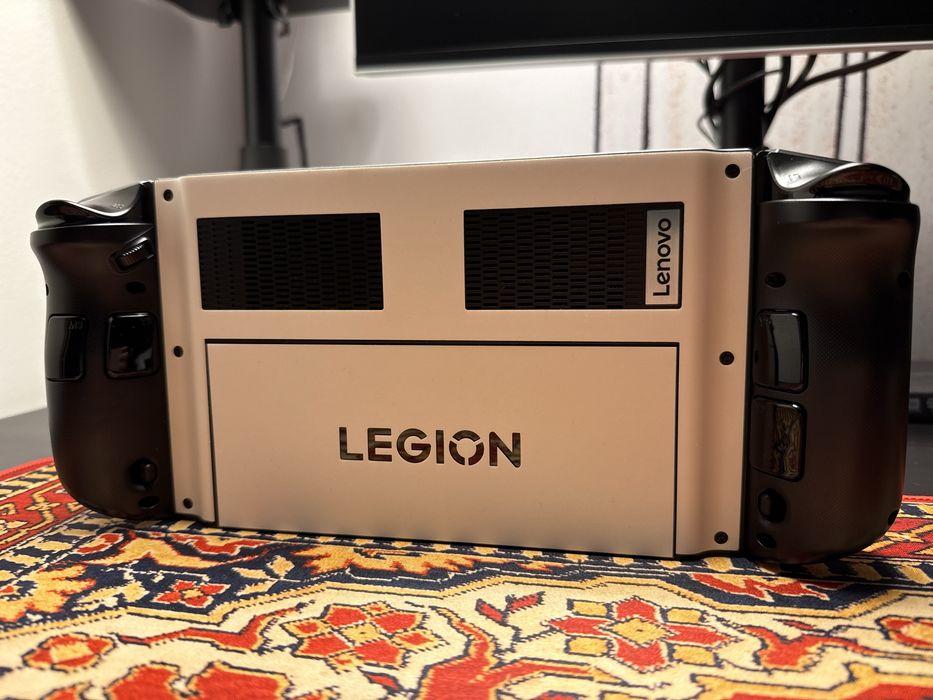 Handheld Lenovo Legion Go Z1 Extreme