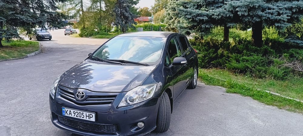 Оренда авто Toyota auris Автомат є в наявності, найкращі умови.