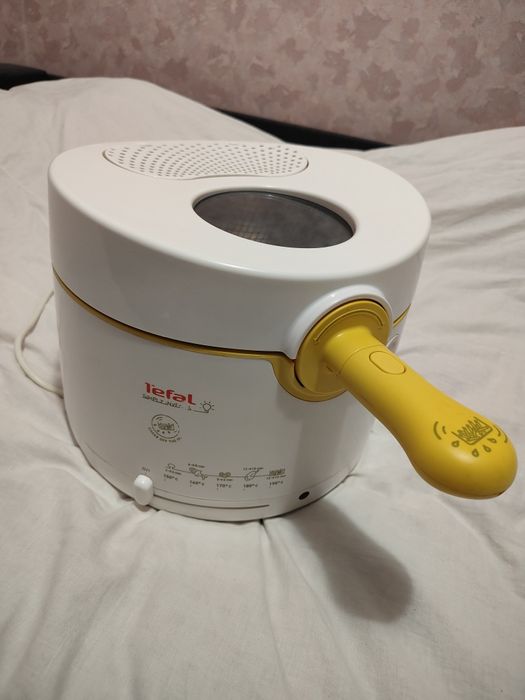 Фритюрниця TEFAL FF 1030( пароварка)