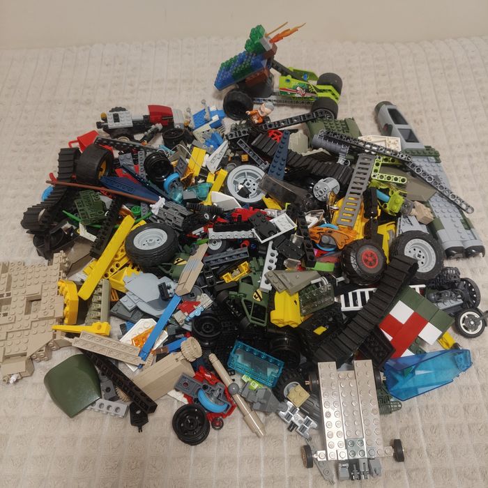 Lego на вагу, 5 кг. Ціна 1550 за всі фото.