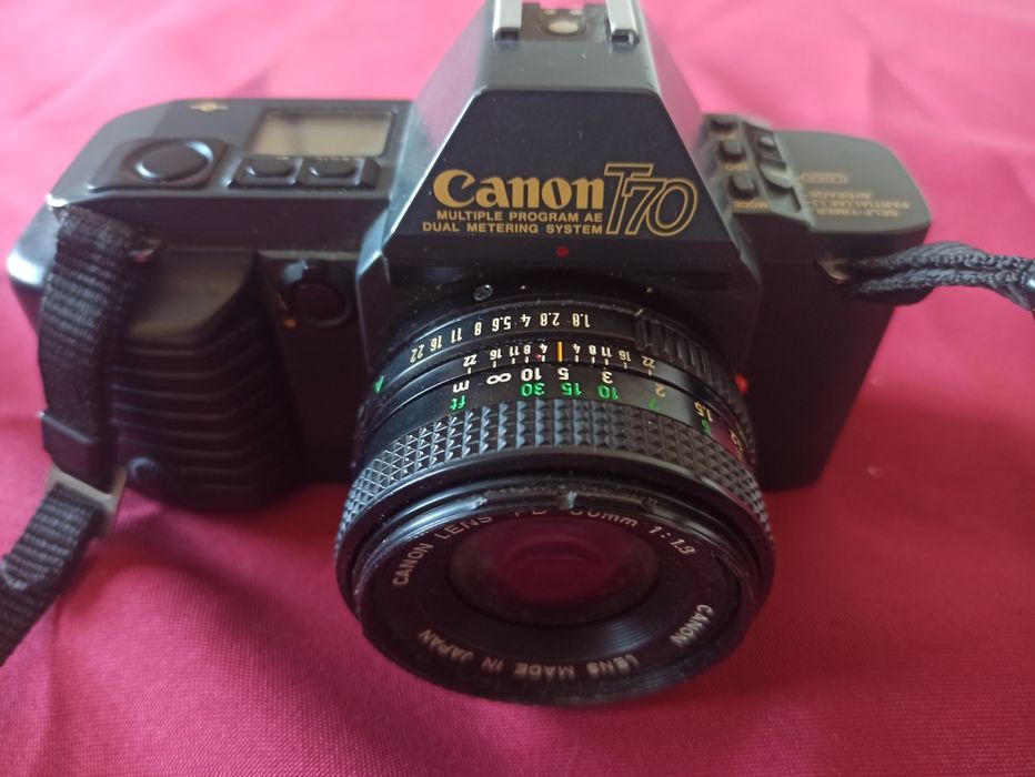 Canon T70 Camera64584392429699121