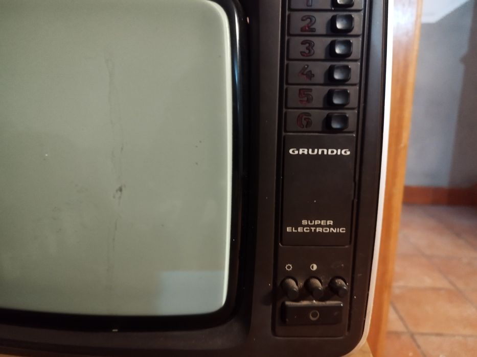 TV antiga Grundig