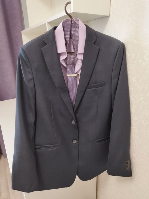 Продам чоловічий костюм