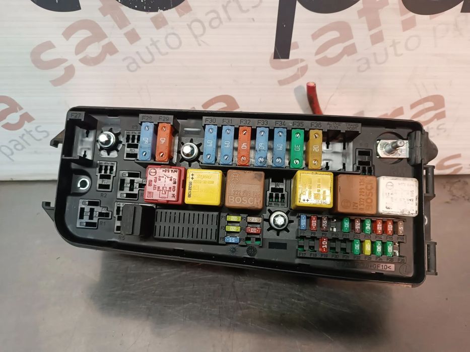 CAIXA DE FUSIVEIS OPEL VECTRA C REF: 13205802 519181002