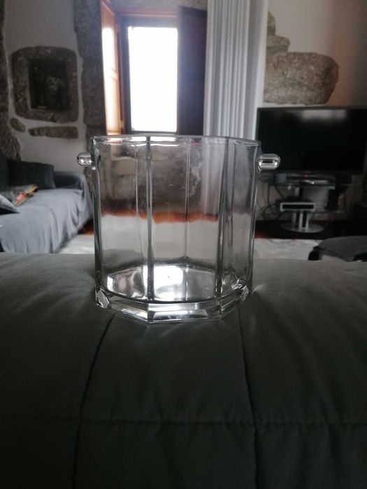 Balde gelo em vidro