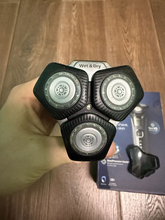 Електрична бритва Phillips 5000 series