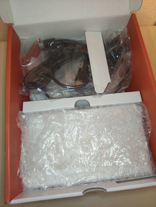 Nintendo Switch Oled (Como Nova) + Caixa e Acessórios Originais