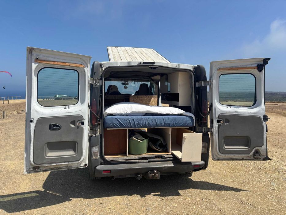 Renault Trafic Campervan 2006 – Pop Up Roof – Pronta a Viajar