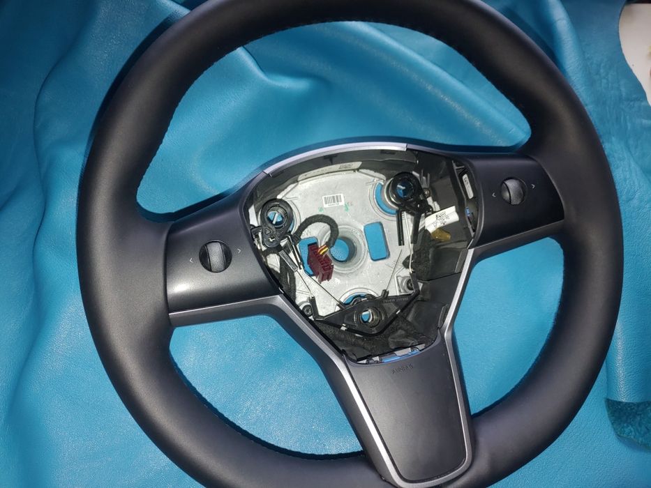 Руль, кермо TESLA Тесла