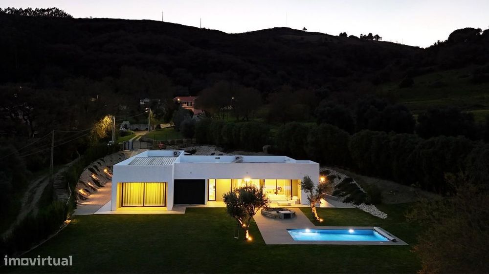 Moradia T6 com Piscina e Jardim em Arruda
