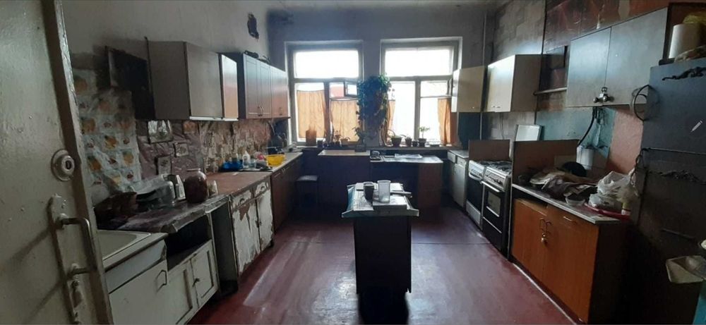 Гуртожиток ЖД, 1 поверх, власник