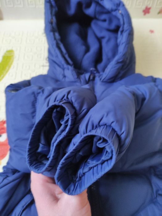 Продам курточку детскую 98см.