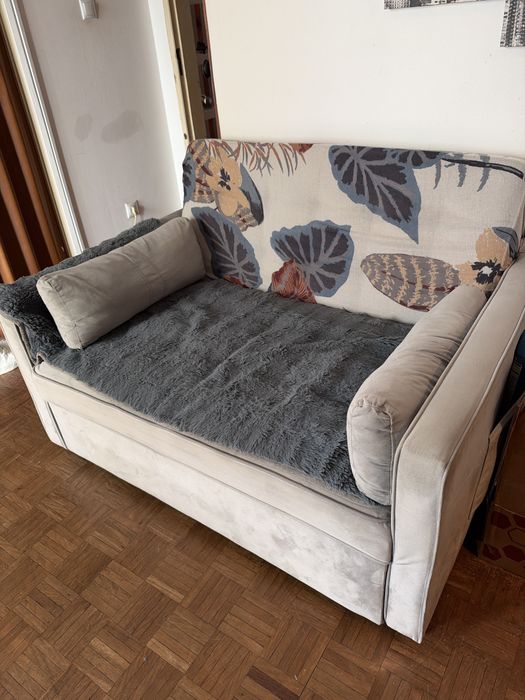 Sofá Cama - tem que vir retirar.