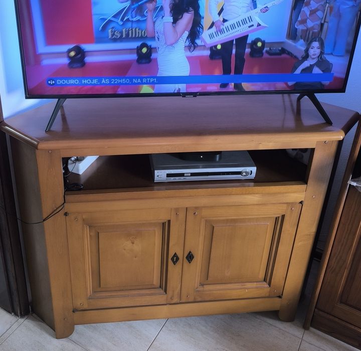 Móvel TV em bom estado