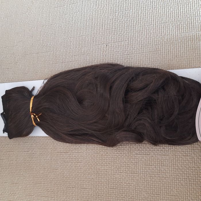 Волосся шоколадного кольору