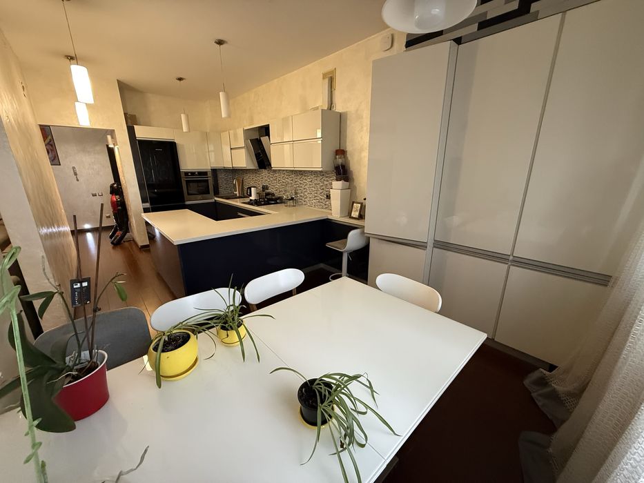 Продам двухрівневу квартиру с.Чубинське ( 140 кв.метрів)