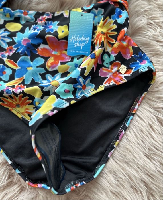 Крутий суцільний слитный купальник в квітах цветах 36 S 8 розмір