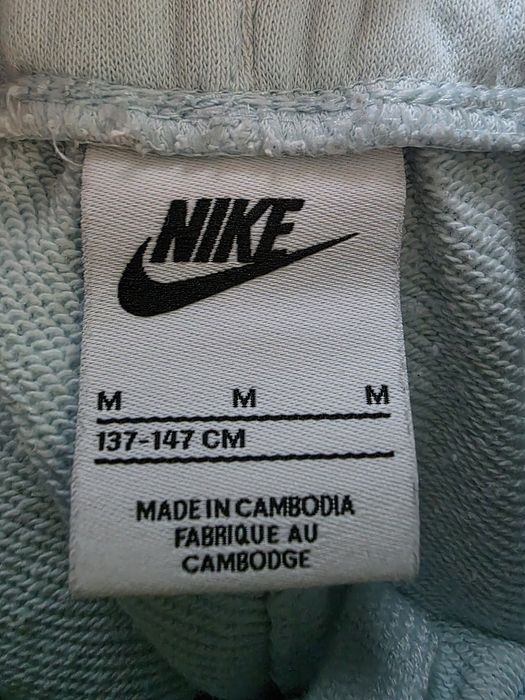 Błękitne spodenki chłopięce NIKE