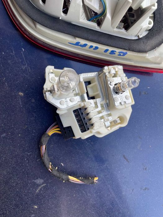 Bmw 3 e91 lampa tył w klapę prawa lift 7.289.434