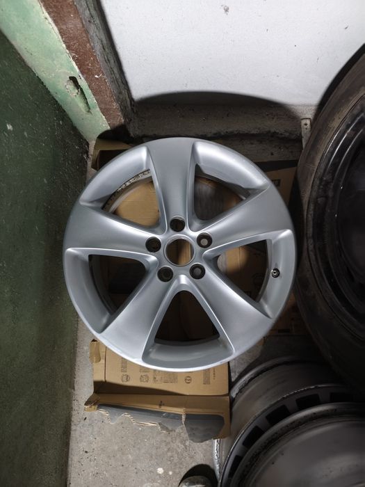 Sprzedam felgi aluminiowe R17 5x112