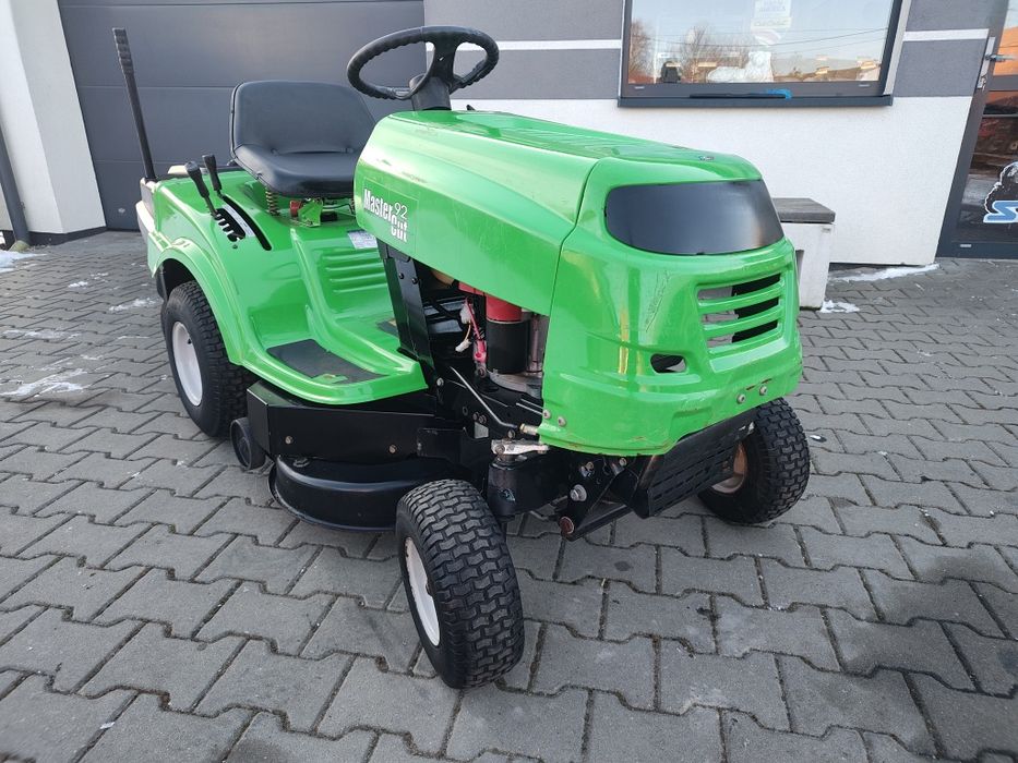 Traktorek ciagniczek kosiarka MTD z koszem centralnym Briggs manualna