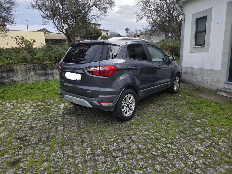 Ford EcoSport Titaniun