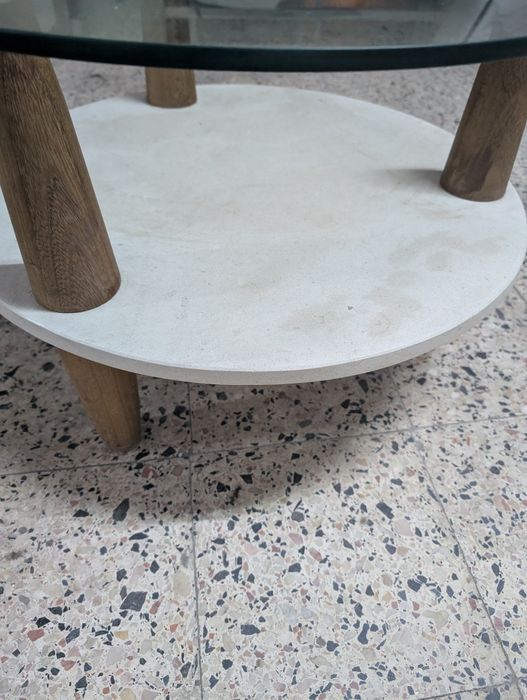 Mesa circular com tampo de vidro