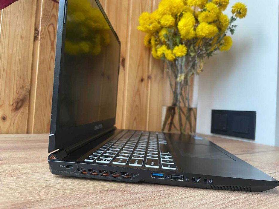 Ноутбук Gigabyte G5Ge