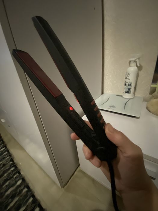 Вирівнювач волосся