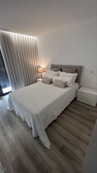 Cama de casal 140x200 c/ arrumação + colchao C/Novo