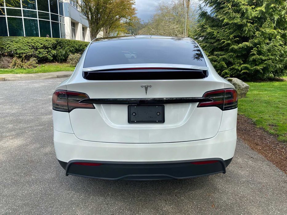 Tesla Model X      2022