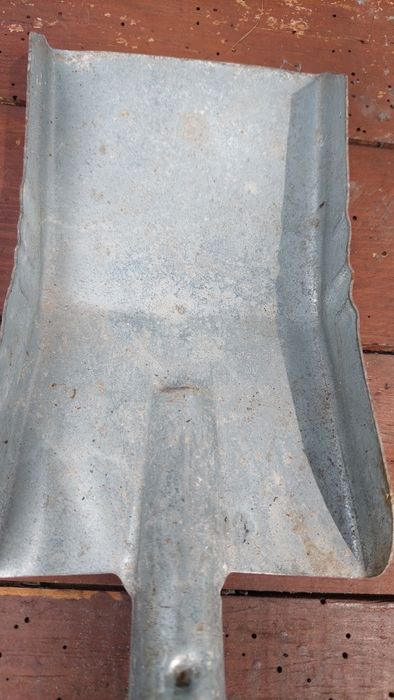 Szufelka do popiołu z pieca lub kominka