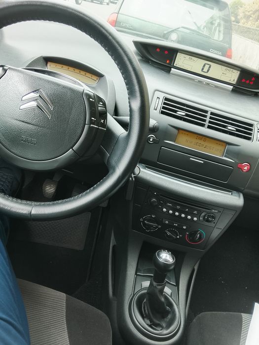 Citroën C4 1.4 .