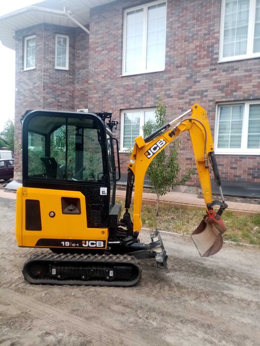 Оренда міні навантажувача. Bobcat. Бобкет.